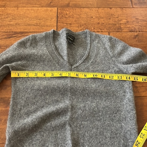 HALOGEN 100% Cashmere Sweater V Neck - Picture 8 of 10